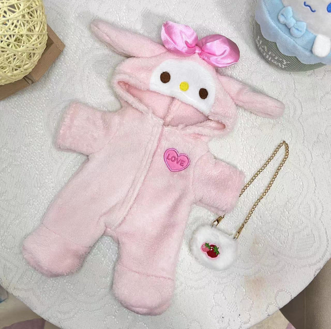 Söt nalle i rosa onepiece – med avtagbar dräkt